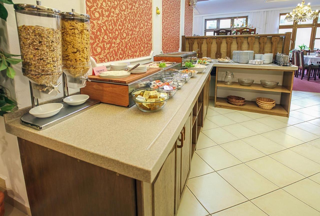 Ld Morava Hotel Карлови Вари Екстериор снимка