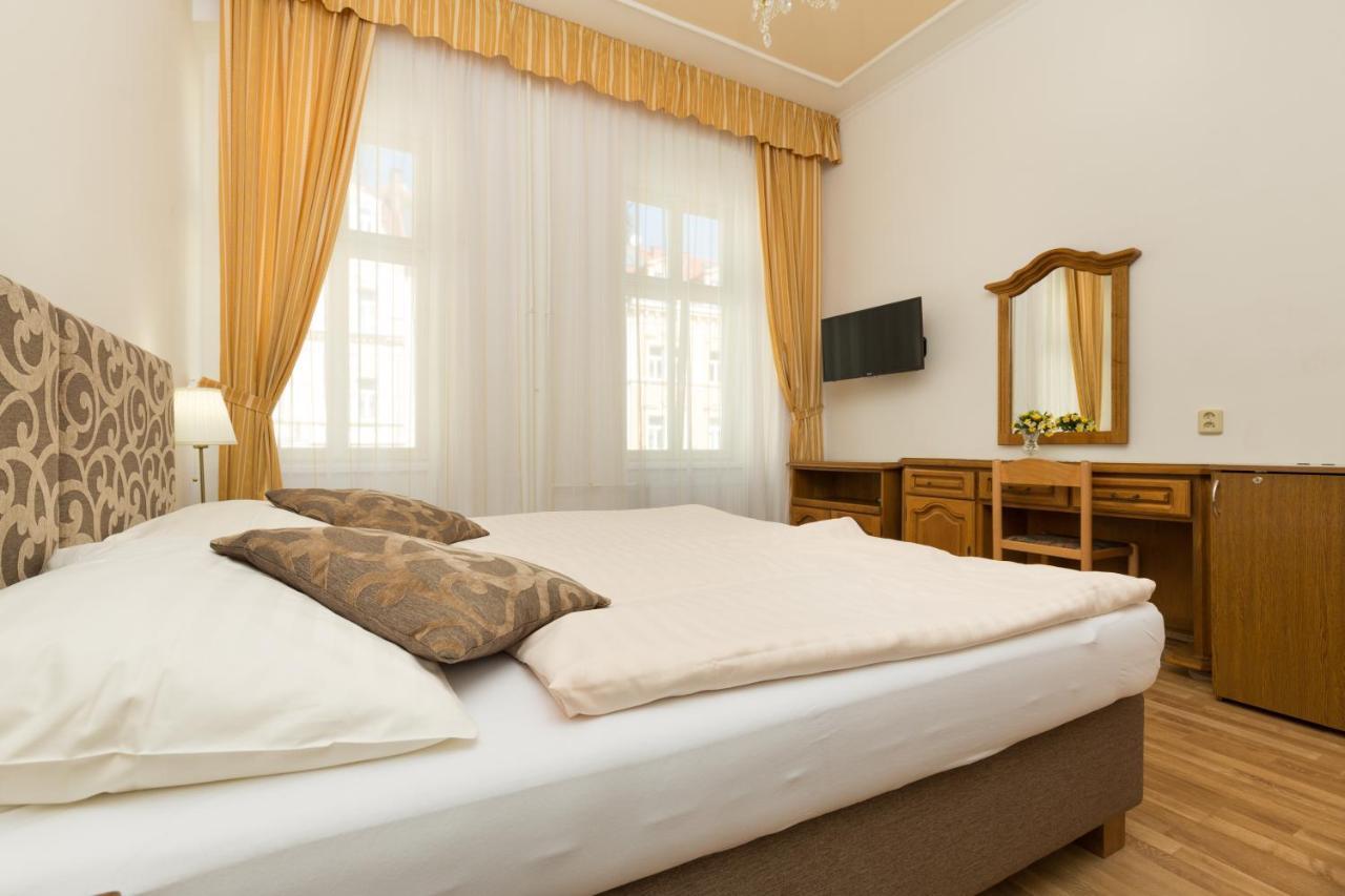Ld Morava Hotel Карлови Вари Екстериор снимка