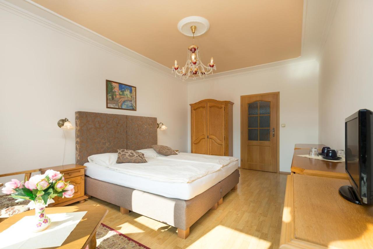 Ld Morava Hotel Карлови Вари Екстериор снимка