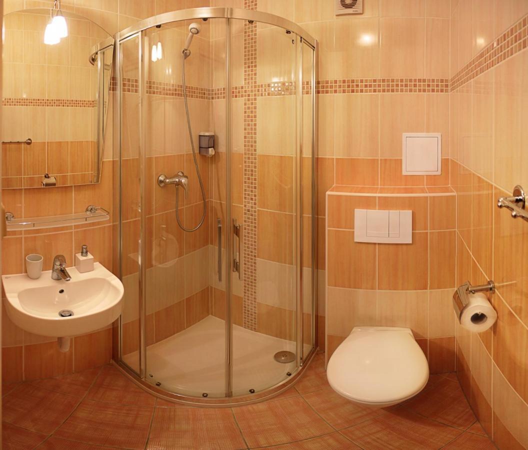 Ld Morava Hotel Карлови Вари Екстериор снимка