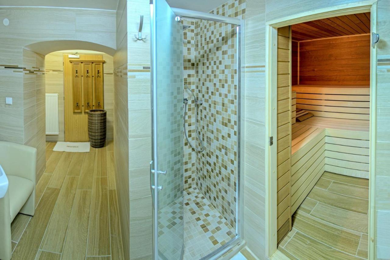 Ld Morava Hotel Карлови Вари Екстериор снимка