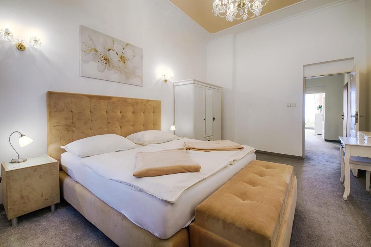 Ld Morava Hotel Карлови Вари Екстериор снимка
