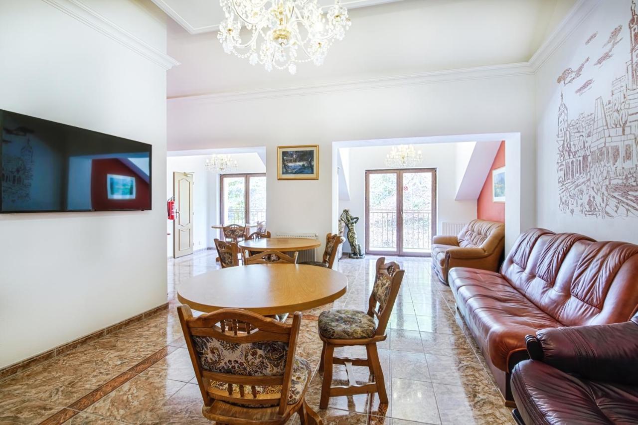 Ld Morava Hotel Карлови Вари Екстериор снимка