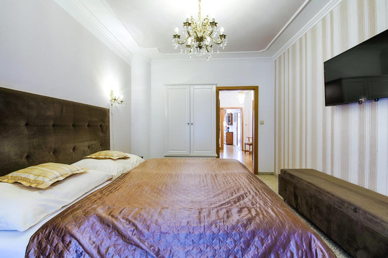 Ld Morava Hotel Карлови Вари Екстериор снимка