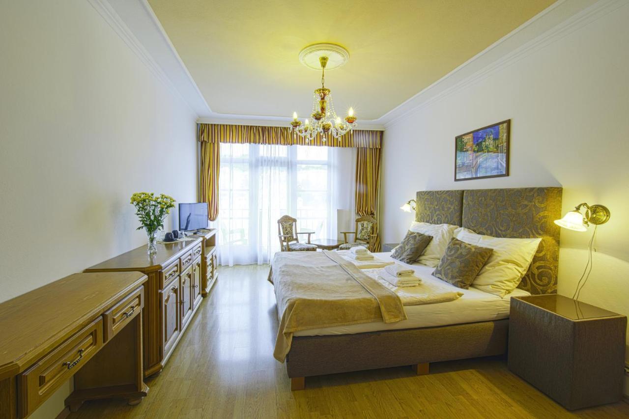 Ld Morava Hotel Карлови Вари Екстериор снимка