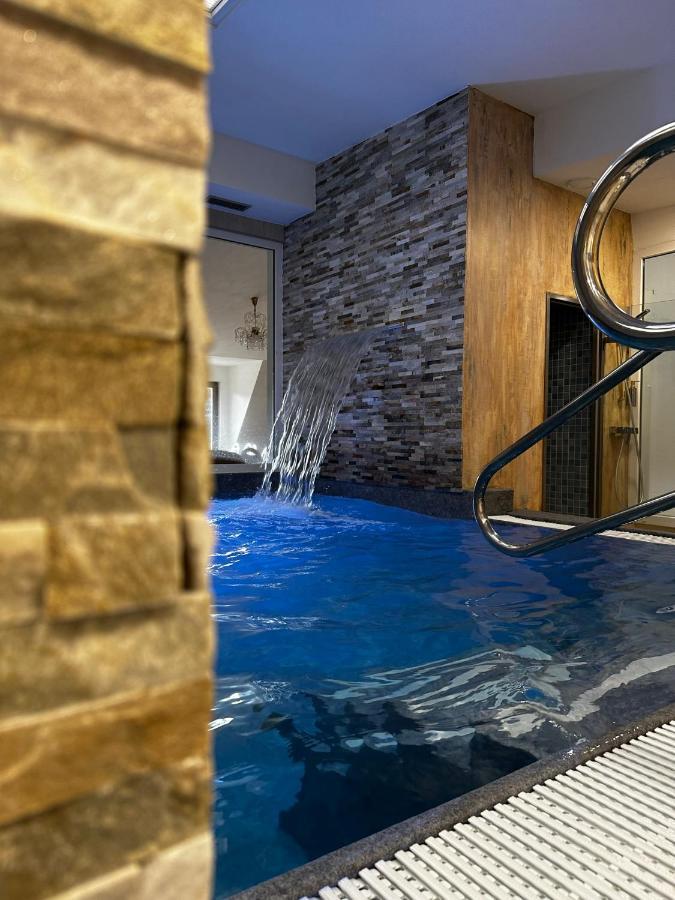 Ld Morava Hotel Карлови Вари Екстериор снимка
