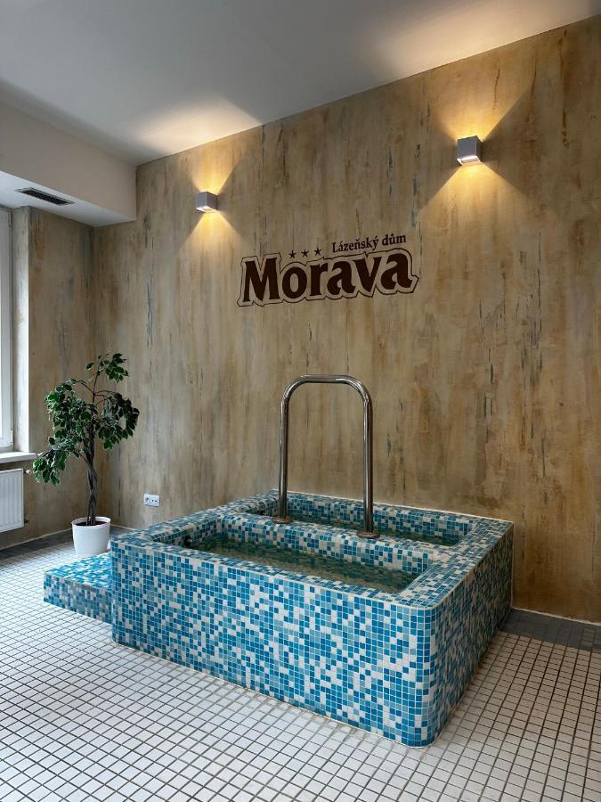 Ld Morava Hotel Карлови Вари Екстериор снимка