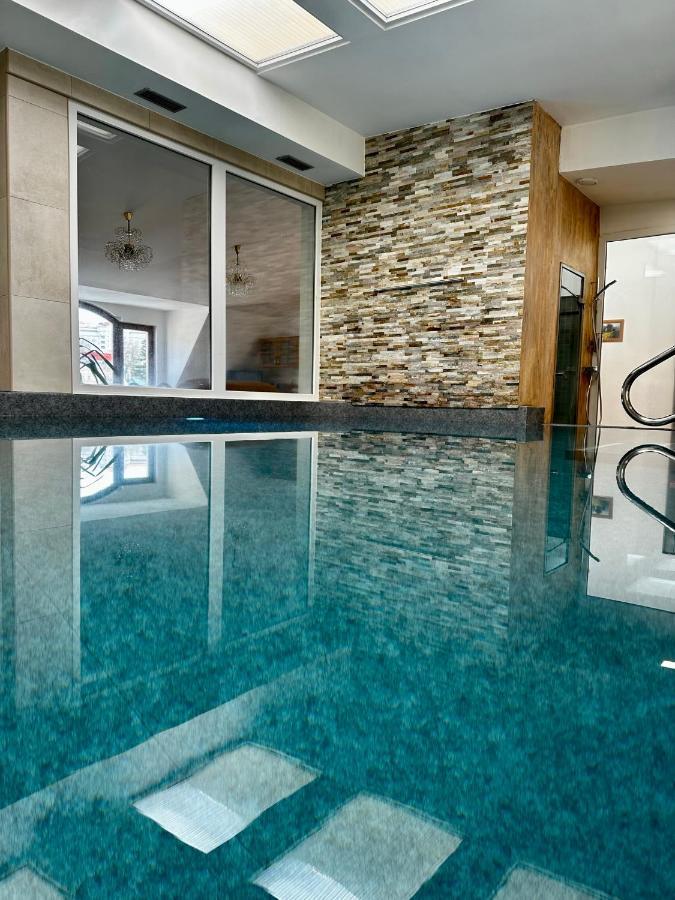 Ld Morava Hotel Карлови Вари Екстериор снимка