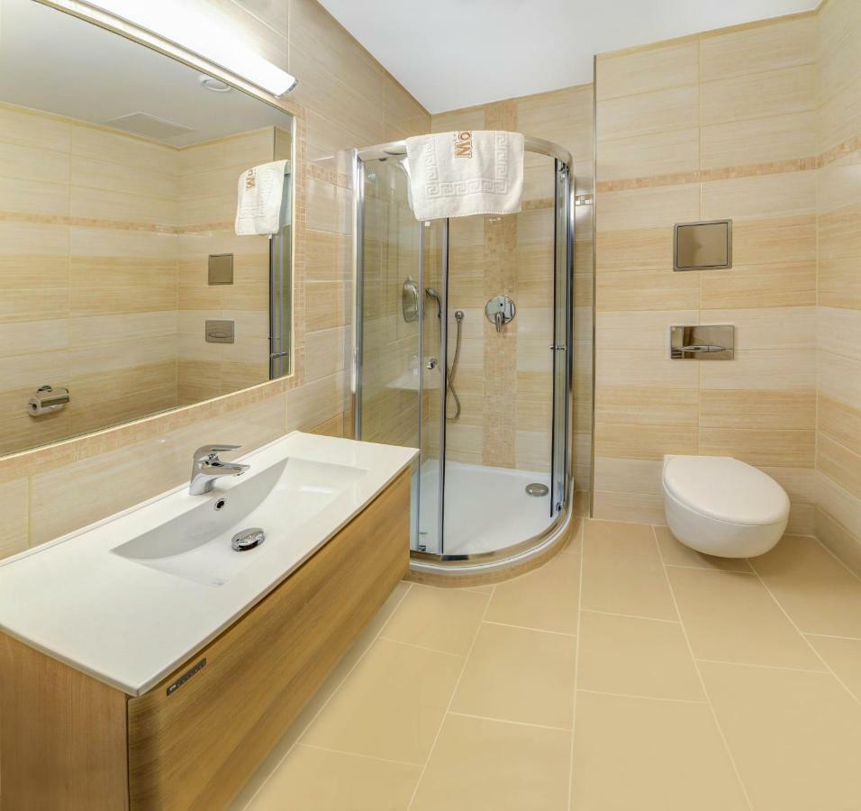 Ld Morava Hotel Карлови Вари Екстериор снимка